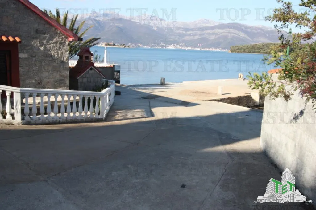 Building Land for Sale in Tivat, Montenegro - foto 1