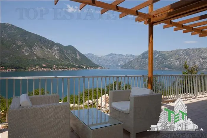 Apartment for Sale in Kotor, Montenegro - foto 1