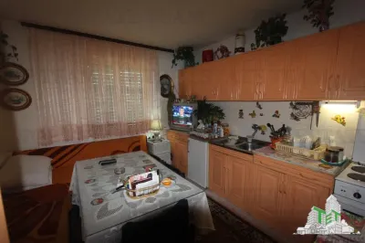 Villa à Vendre à Tivat, Monténégro - foto 2