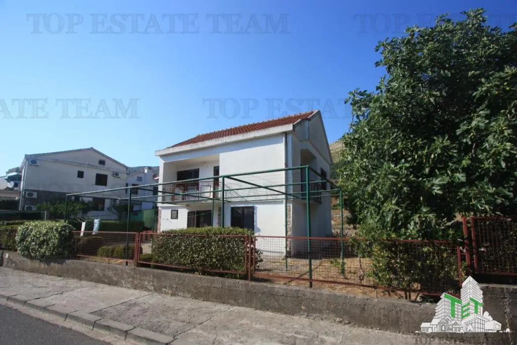 Villa en Venta en Budva, Montenegro - foto 2