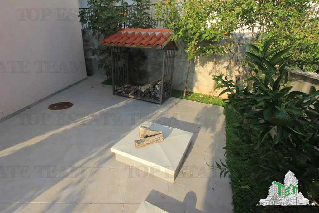 Villa en Venta en Budva, Montenegro - foto 2