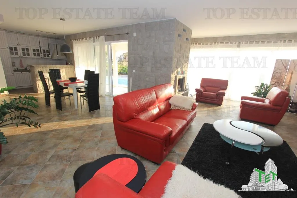 Villa en Venta en Budva, Montenegro - foto 11