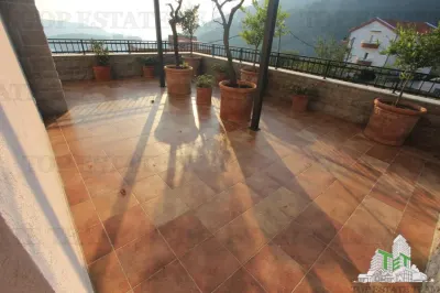 Villa en Venta en Budva, Montenegro - foto 14