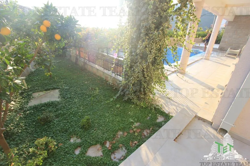 Villa en Venta en Budva, Montenegro - foto 3