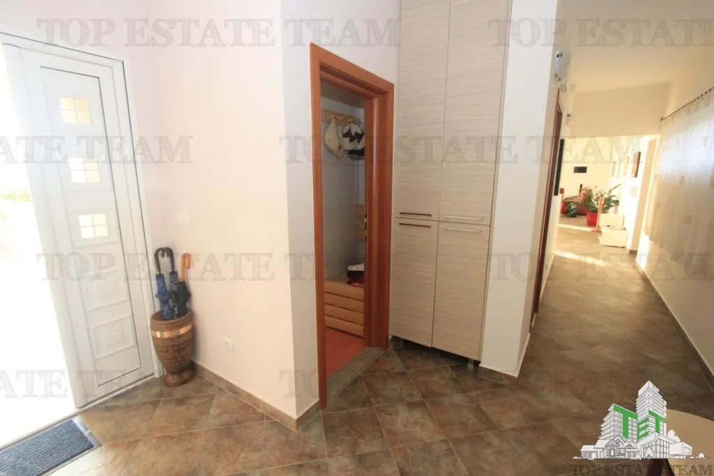Villa en Venta en Budva, Montenegro - foto 6
