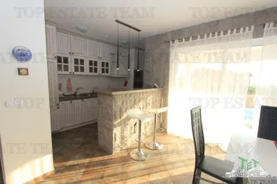 Villa en Venta en Budva, Montenegro - foto 9