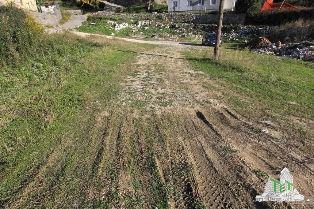 Terreno para Construir en Venta en Kotor, Montenegro - foto 1