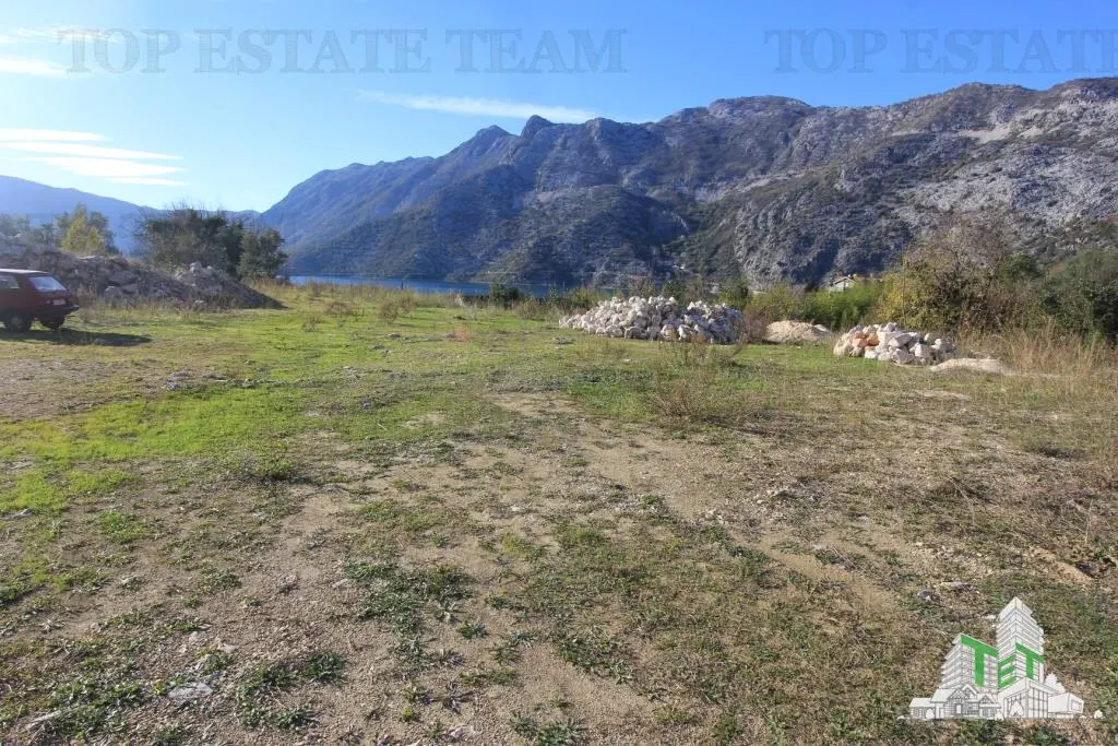 Terreno para Construir en Venta en Kotor, Montenegro - foto 2