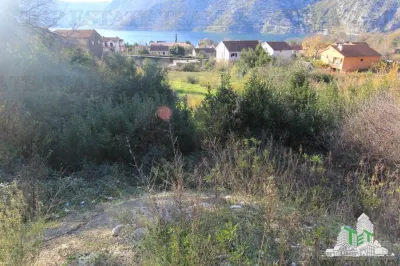 Terreno para Construir en Venta en Kotor, Montenegro - foto 3
