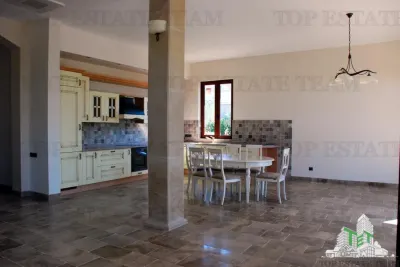 Villa en Venta en Budva, Montenegro - foto 2