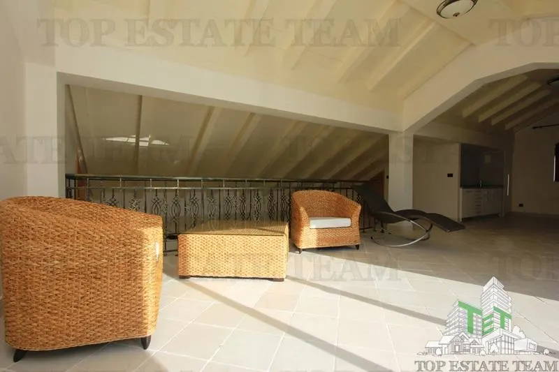 Villa en Venta en Budva, Montenegro - foto 14