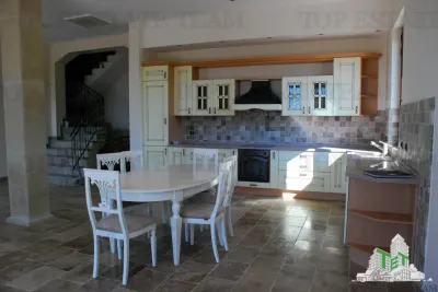 Villa en Venta en Budva, Montenegro - foto 4