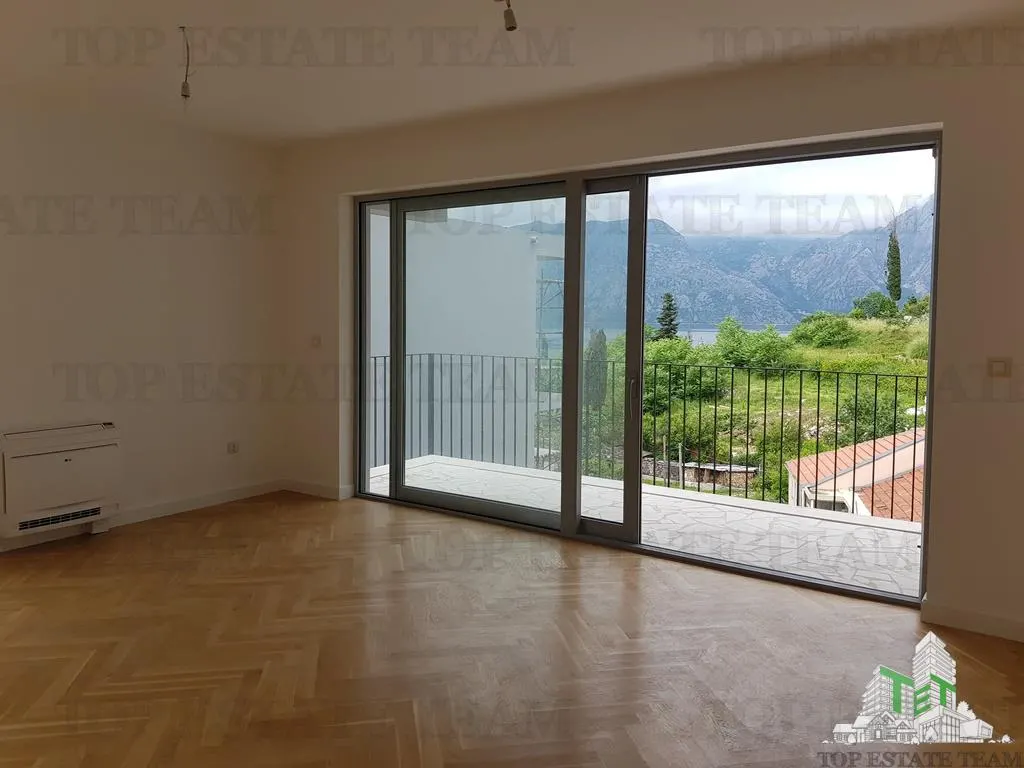 Apartment for Sale in Kotor, Montenegro - foto 8