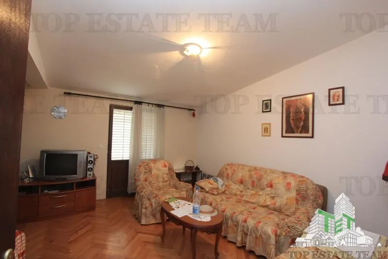 Villa en Venta en Bar, Montenegro - foto 1