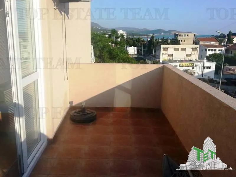 Villa en Venta en Bar, Montenegro - foto 3