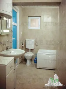 Villa en Venta en Bar, Montenegro - foto 9