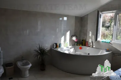 Villa en Venta en Herceg-Novi, Montenegro - foto 9