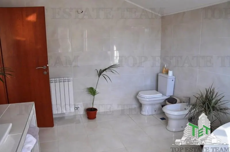 Villa en Venta en Herceg-Novi, Montenegro - foto 10