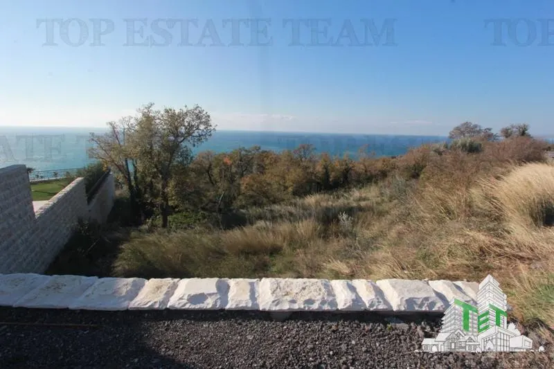 Building Land for Sale in Budva, Montenegro - foto 1