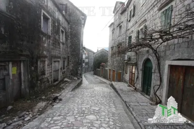 Villa en Venta en Kotor, Montenegro - foto 5