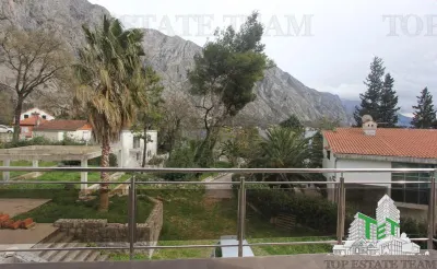 Villa en Venta en Kotor, Montenegro - foto 11