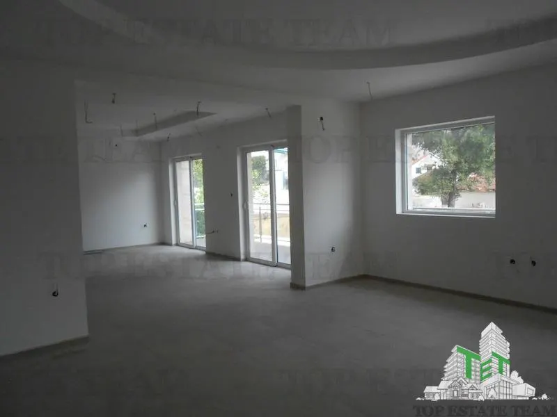 Villa en Venta en Kotor, Montenegro - foto 4