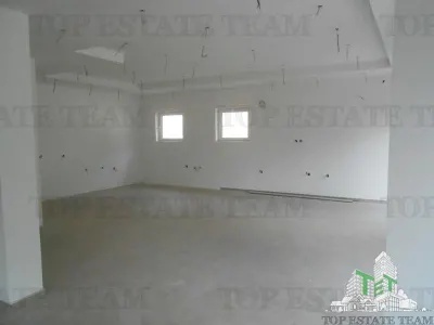 Villa en Venta en Kotor, Montenegro - foto 5