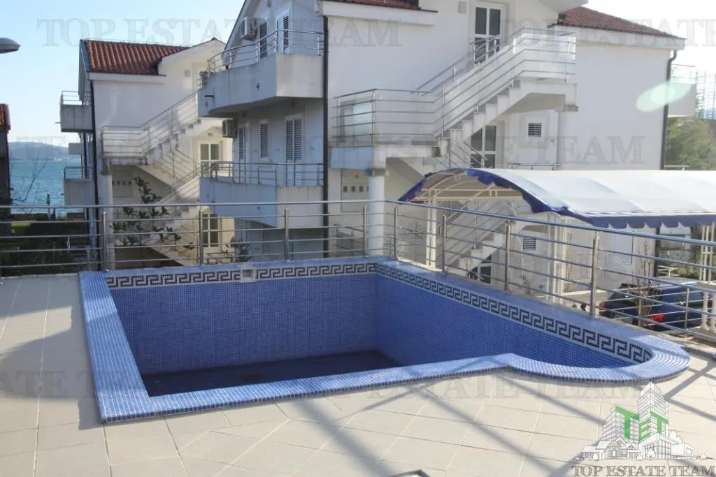 Apartamento en Venta en Herceg-Novi, Montenegro - foto 8