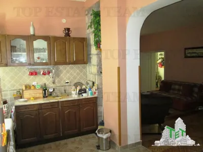 Villa en Venta en Budva, Montenegro - foto 3