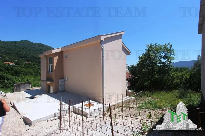 Villa en Venta en Herceg-Novi, Montenegro - foto 1