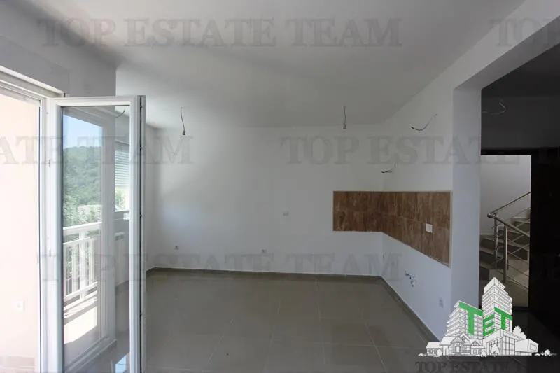 Villa en Venta en Herceg-Novi, Montenegro - foto 8