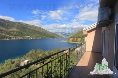 Villa en Venta en Tivat, Montenegro - foto 11