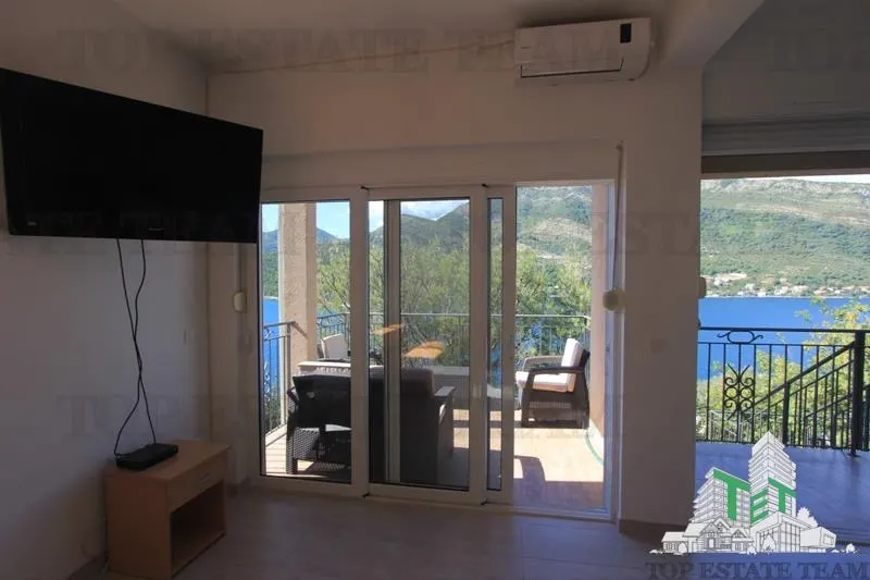 Villa en Venta en Tivat, Montenegro - foto 4