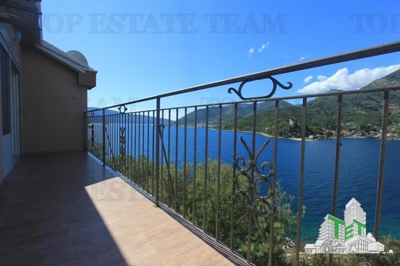 Villa en Venta en Tivat, Montenegro - foto 8