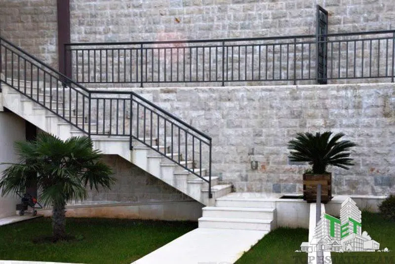 Apartment for Sale in Kotor, Montenegro - foto 16