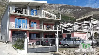 Villa en Venta en Bar, Montenegro - Sutomore