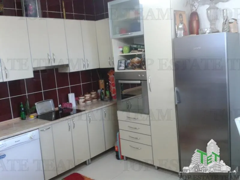 Villa en Venta en Bar, Montenegro - foto 4