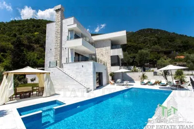 Villa for Sale in Herceg-Novi, Montenegro - Herceg Novi