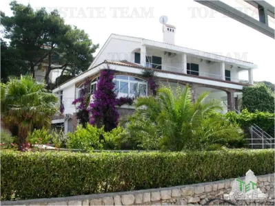 Villa for Sale in Herceg-Novi, Montenegro - Herceg Novi