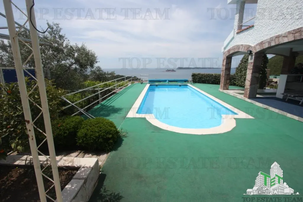 Villa for Sale in Herceg-Novi, Montenegro - foto 13