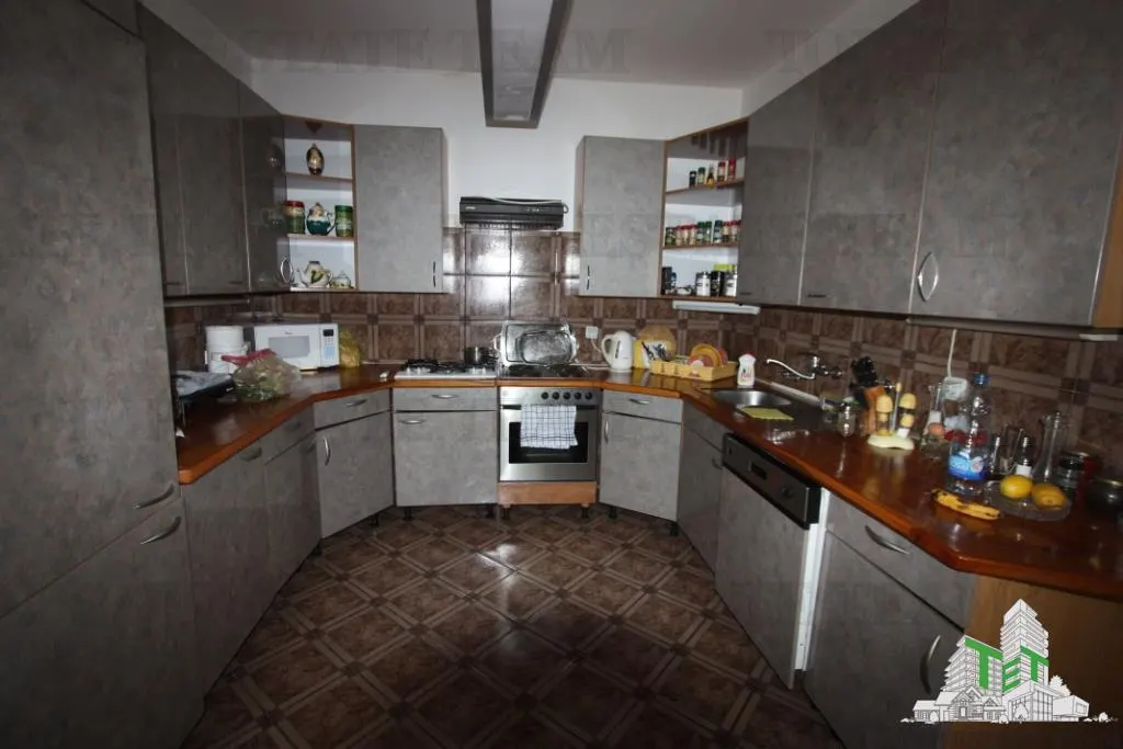 Villa for Sale in Herceg-Novi, Montenegro - foto 16