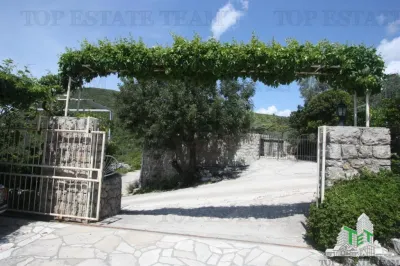 Villa for Sale in Herceg-Novi, Montenegro - foto 4