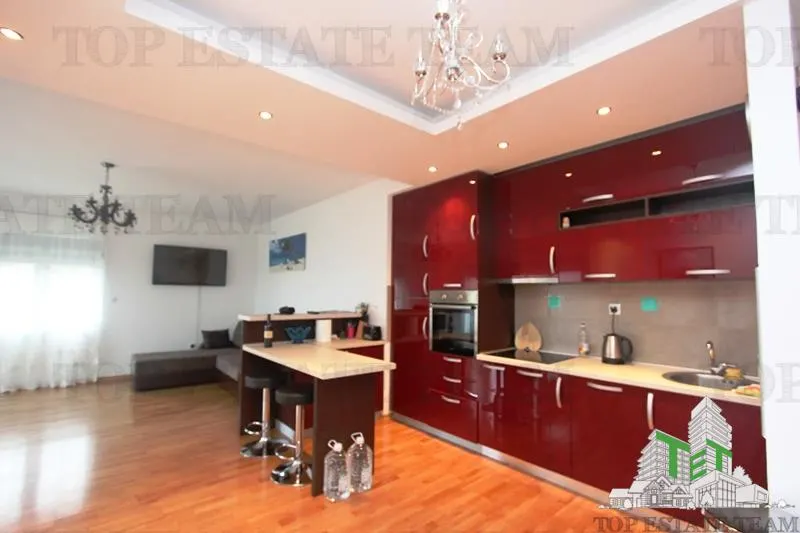 Apartamento en Venta en Budva, Montenegro - foto 2
