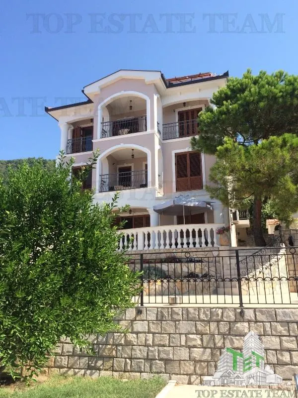 Villa en Venta en Bar, Montenegro - foto 1