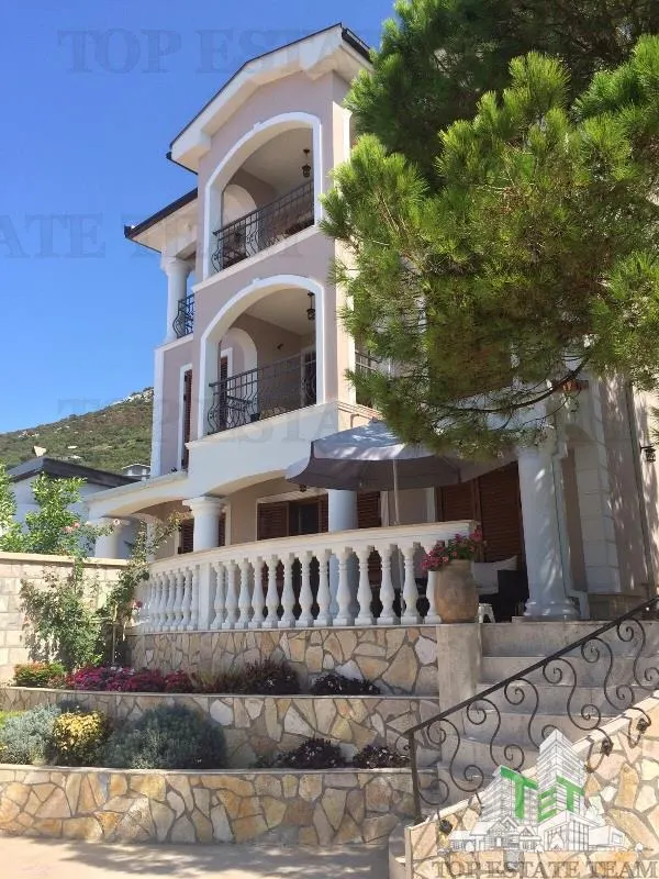Villa en Venta en Bar, Montenegro - foto 2