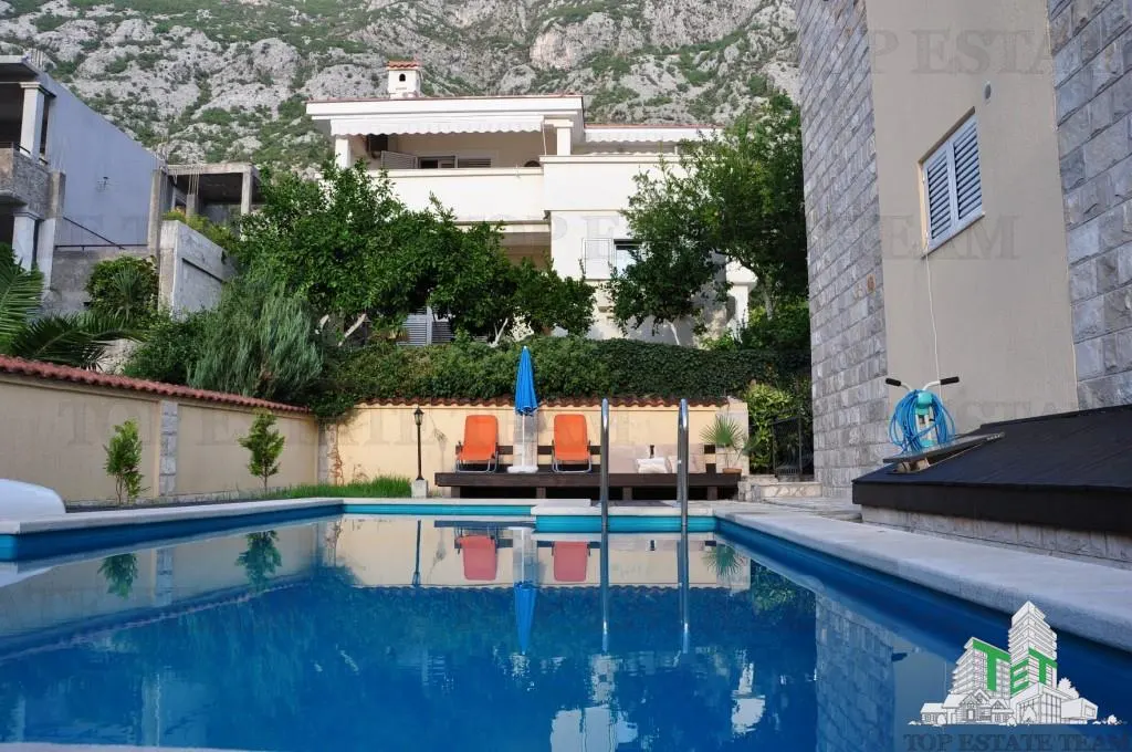 Villa à Vendre à Kotor, Monténégro - foto 4