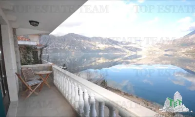 Villa en Venta en Kotor, Montenegro - foto 2