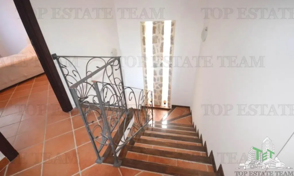 Villa en Venta en Kotor, Montenegro - foto 4