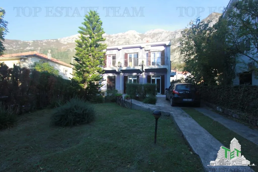 Villa en Venta en Kotor, Montenegro - foto 1
