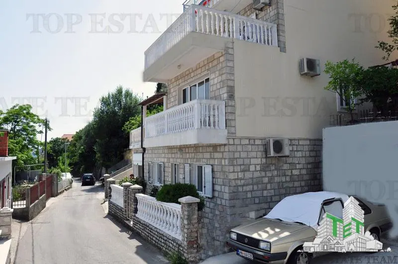 Villa for Sale in Herceg-Novi, Montenegro - foto 2